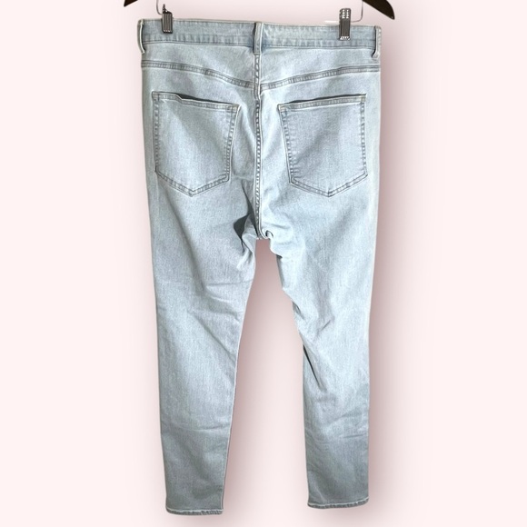 H&M Ultra High Rise Curvy Jeggings Light Blue Women's Jeans Size 12 - Picture 3 of 5